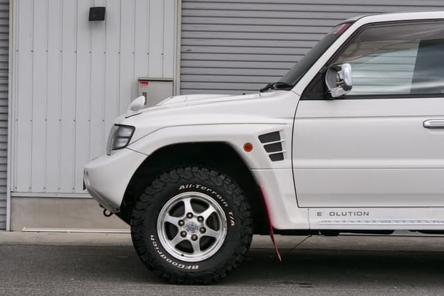1997 Mitsubishi Pajero JDM car for sale — photo 12 of 25