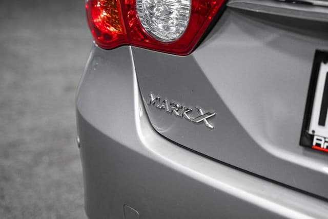 2011 Toyota Mark X JDM car for sale — photo 10 of 18