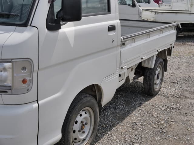 2002 Daihatsu Hijet JDM car for sale — photo 9 of 25