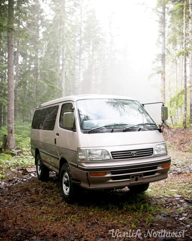 1995 Toyota HiAce JDM car for sale — photo 19 of 25