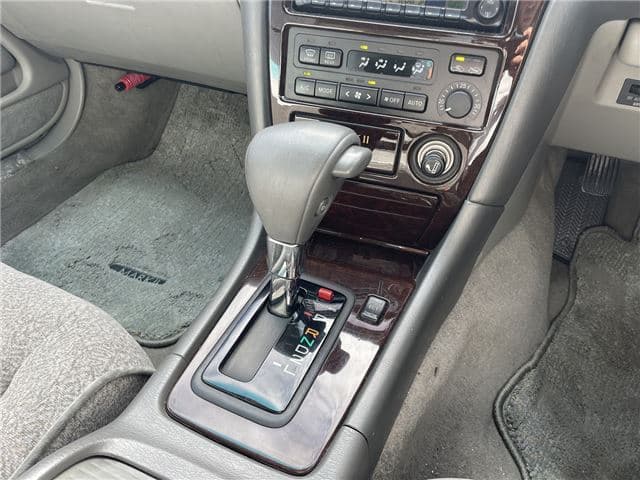 1996 Toyota Mark II JDM car for sale — photo 20 of 25