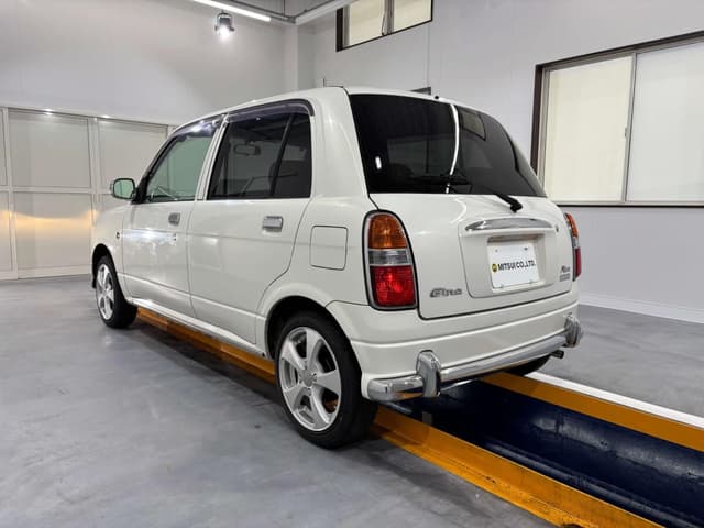 2001 Daihatsu Mira JDM car for sale — photo 4 of 25