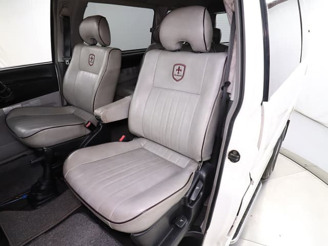 1998 Mitsubishi Delica JDM car for sale — photo 18 of 25