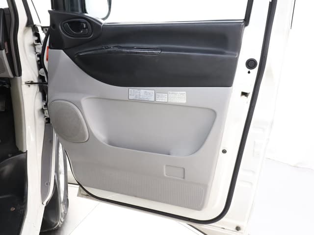 1998 Mitsubishi Delica JDM car for sale — photo 22 of 25