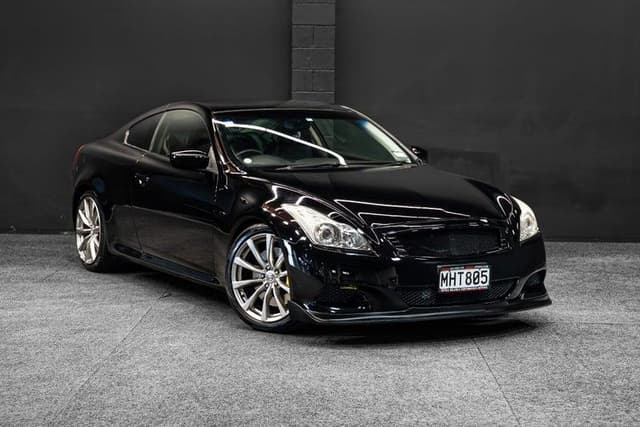 2010 Nissan Skyline JDM car for sale — photo 13 of 20