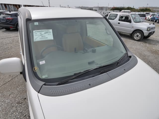 2001 Honda Stepwagon JDM car for sale — photo 13 of 25