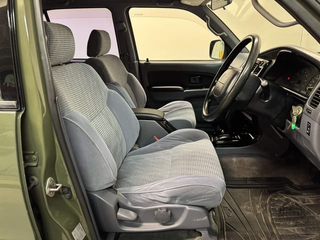 1997 Toyota Hilux Surf JDM car for sale — photo 23 of 25