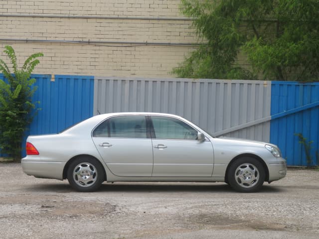 2001 Toyota Celsior JDM car for sale — photo 8 of 20