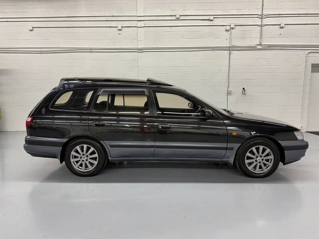 1994 Toyota Caldina JDM car for sale — photo 4 of 10