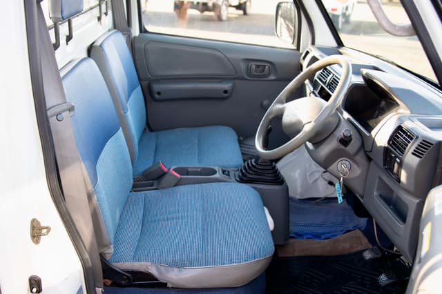 2000 Mitsubishi Minicab JDM car for sale — photo 12 of 18
