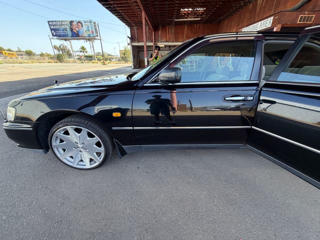 1996 Nissan Cima JDM car for sale — photo 4 of 12
