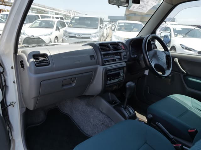 2001 Suzuki Jimny JDM car for sale — photo 23 of 25