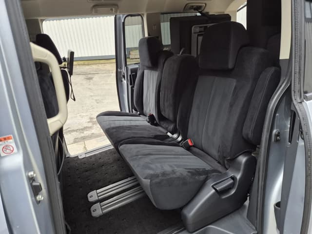 2009 Mitsubishi Delica JDM car for sale — photo 18 of 22