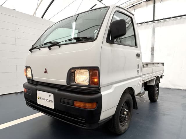 1998 Mitsubishi Minicab JDM car for sale — photo 2 of 24