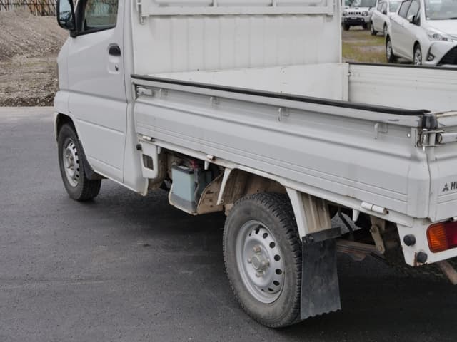 2002 Mitsubishi Minicab JDM car for sale — photo 18 of 25