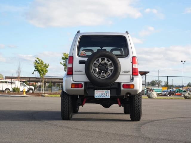 1998 Suzuki Jimny JDM car for sale — photo 14 of 25