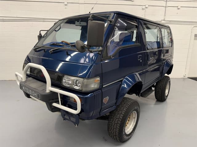 1993 Mitsubishi Delica JDM car for sale — photo 6 of 10