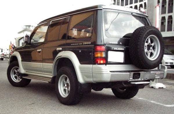 1995 Mitsubishi Pajero JDM car for sale — photo 2 of 3