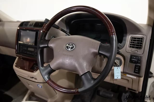 1999 Toyota Grand Hiace JDM car for sale — photo 11 of 25