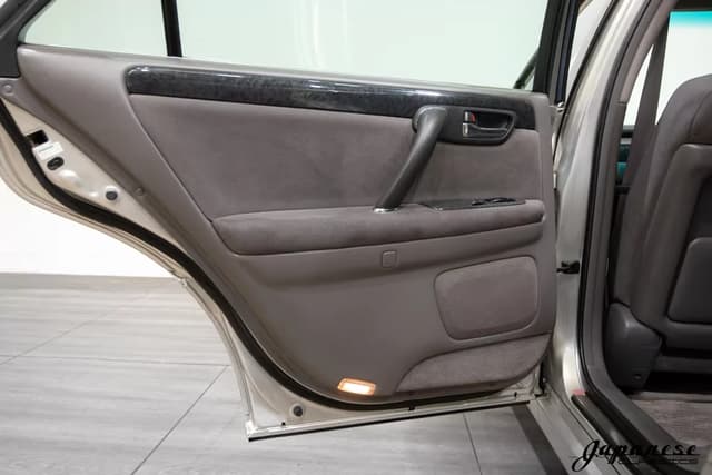 1999 Toyota Crown JDM car for sale — photo 19 of 25