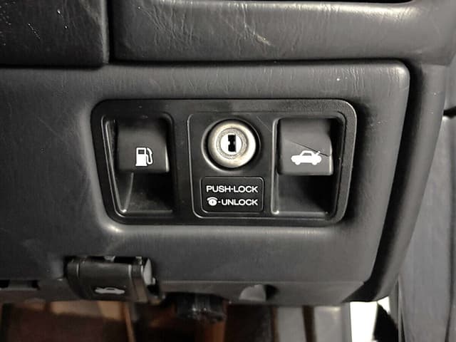 1999 Toyota Aristo JDM car for sale — photo 18 of 25
