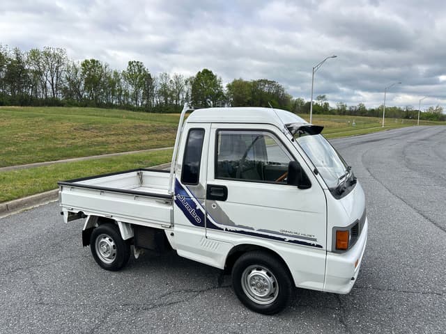 1993 Daihatsu Hijet JDM car for sale — photo 2 of 10