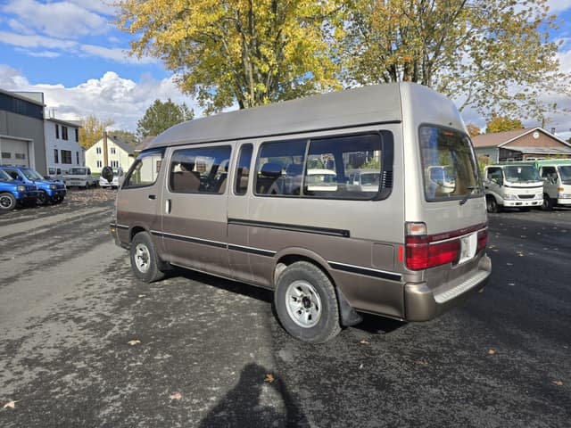 1996 Toyota HiAce JDM car for sale — photo 7 of 25
