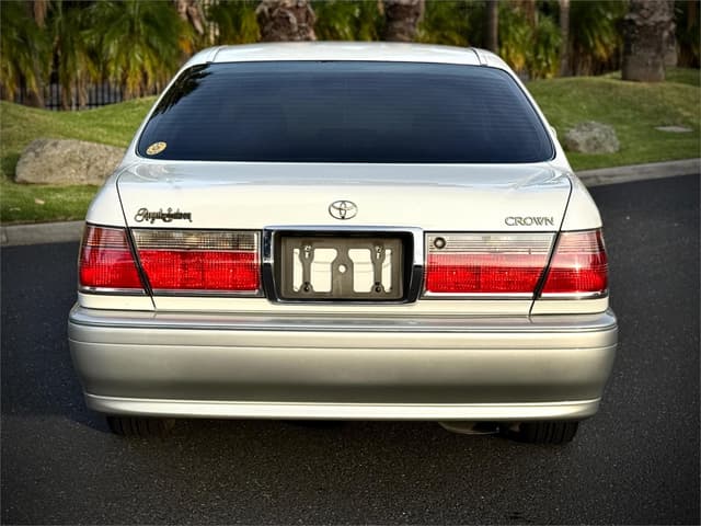 1999 Toyota Crown JDM car for sale — photo 8 of 10