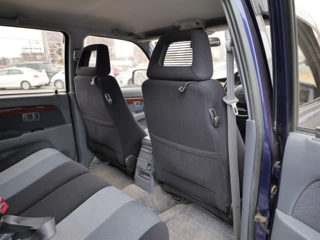 1996 Toyota Hilux Surf JDM car for sale — photo 19 of 21