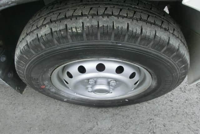 2009 Mazda Scrum JDM car for sale — photo 13 of 19