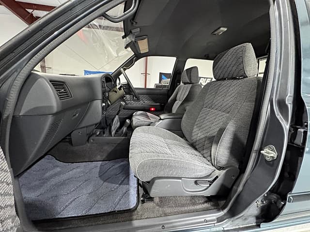 1994 Toyota Hilux JDM car for sale — photo 21 of 25