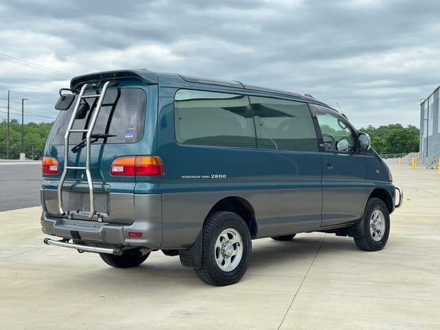 1998 Mitsubishi Delica JDM car for sale — photo 6 of 25