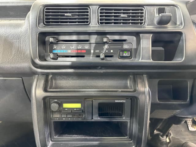 1999 Daihatsu Hijet JDM car for sale — photo 10 of 23