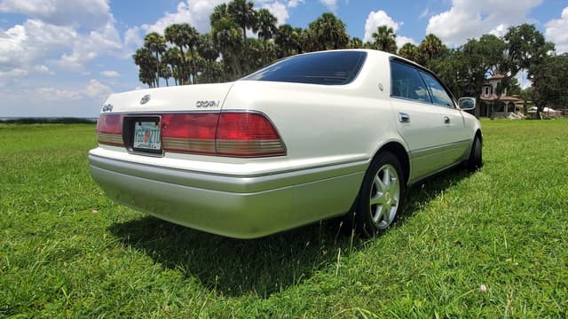 1997 Toyota Crown JDM car for sale — photo 6 of 15