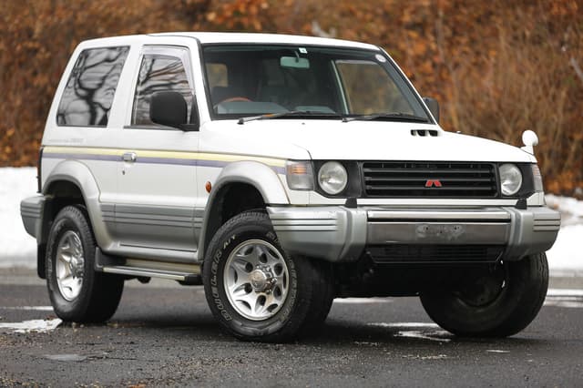 1996 Mitsubishi Pajero JDM car for sale — photo 10 of 10