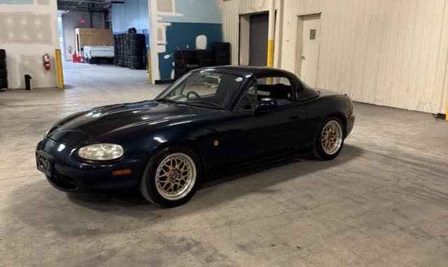 1998 Mazda Roadster (Eunos Roadster / MX-5) JDM car for sale — photo 19 of 25