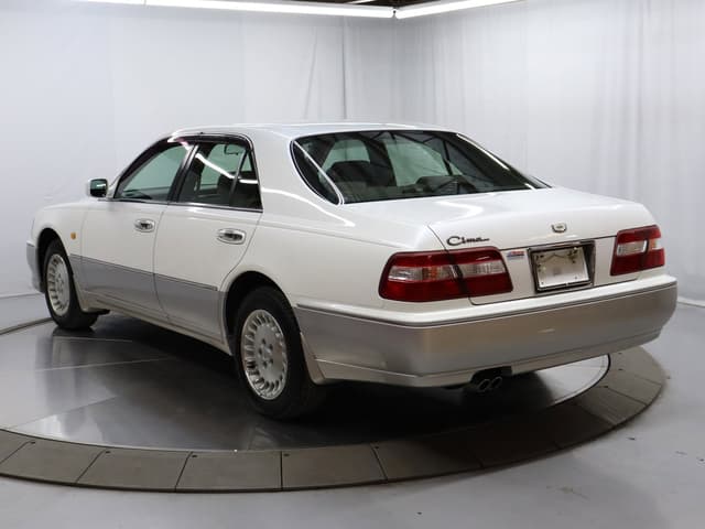 1998 Nissan Cima JDM car for sale — photo 5 of 25