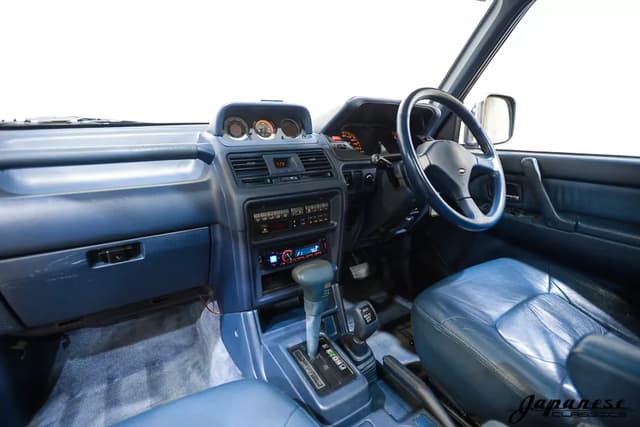 1992 Mitsubishi Pajero JDM car for sale — photo 9 of 25