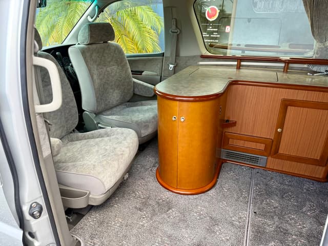 1999 Nissan Elgrand JDM car for sale — photo 19 of 25