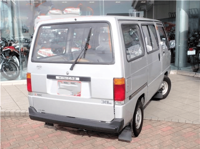 1990 Mitsubishi Minicab JDM car for sale — photo 5 of 17