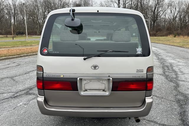 1996 Toyota HiAce JDM car for sale — photo 5 of 11