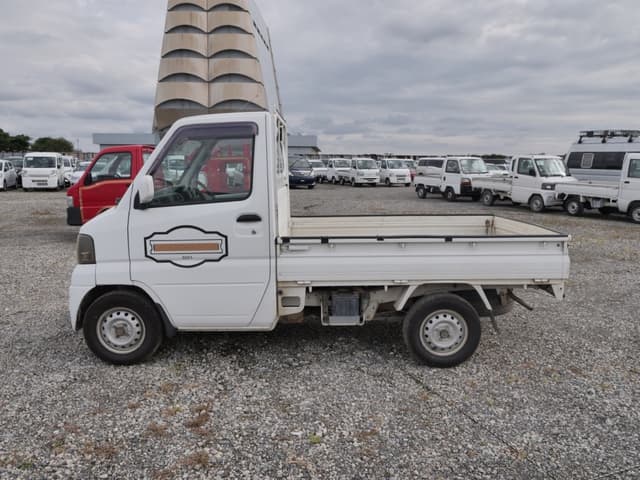 2001 Mitsubishi Minicab JDM car for sale — photo 8 of 25