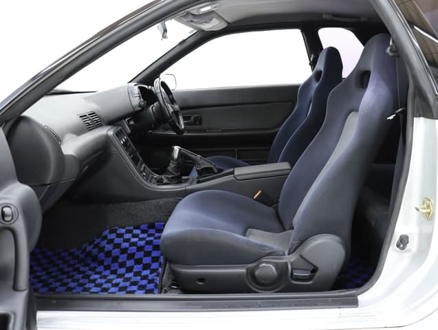 1992 Nissan Skyline JDM car for sale — photo 14 of 25