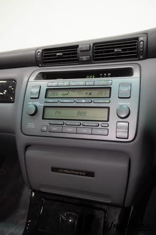 1998 Toyota Crown JDM car for sale — photo 11 of 25