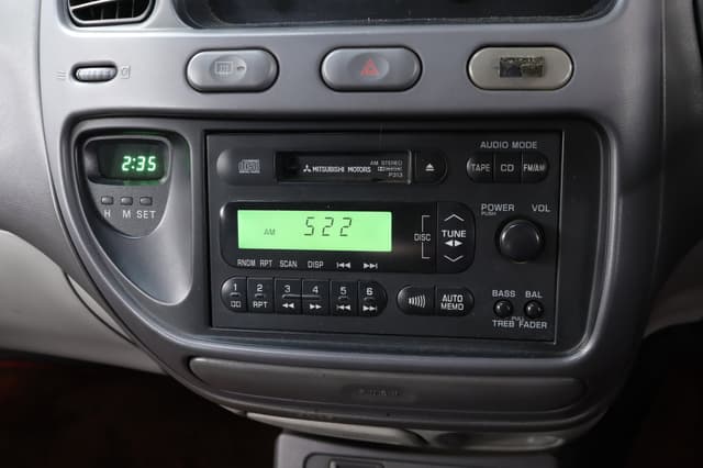 2000 Mitsubishi Delica JDM car for sale — photo 14 of 25