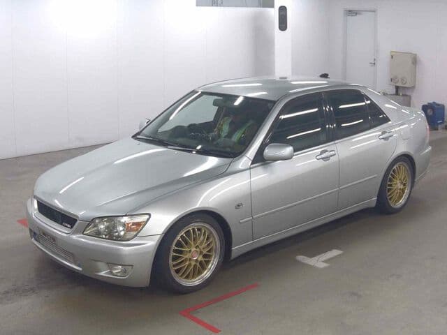 1998 Toyota Altezza JDM car for sale — photo 4 of 6