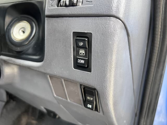 1996 Toyota Hilux Surf JDM car for sale — photo 20 of 20