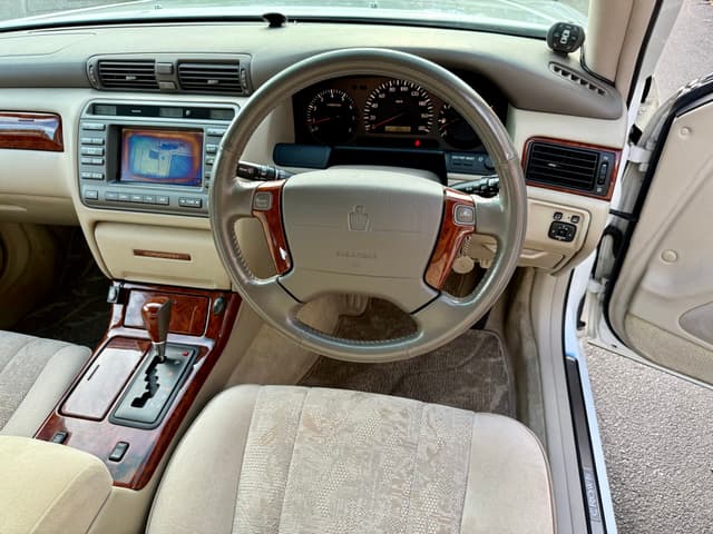 2000 Toyota Crown JDM car for sale — photo 16 of 21