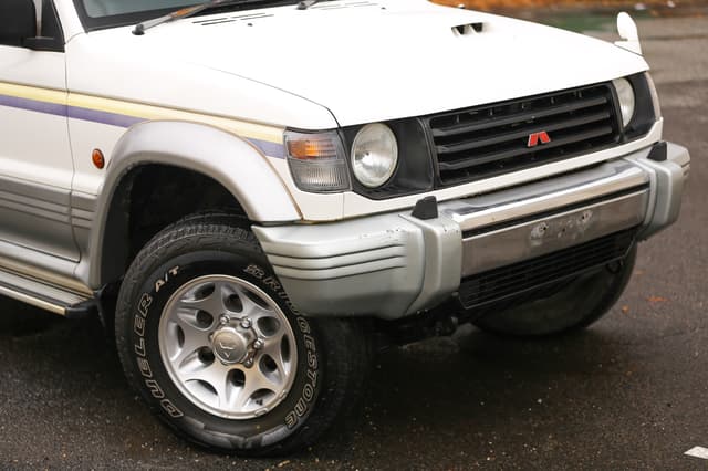 1996 Mitsubishi Pajero JDM car for sale — photo 16 of 25