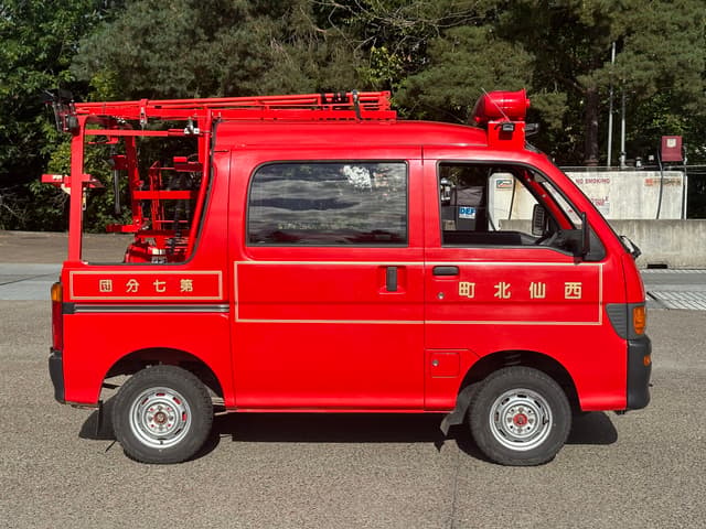1994 Daihatsu Hijet JDM car for sale — photo 2 of 10